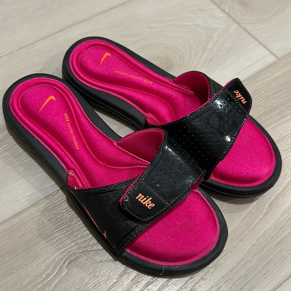 Nike Women’s Slides Sandals Pink/Black NEW Sz 7